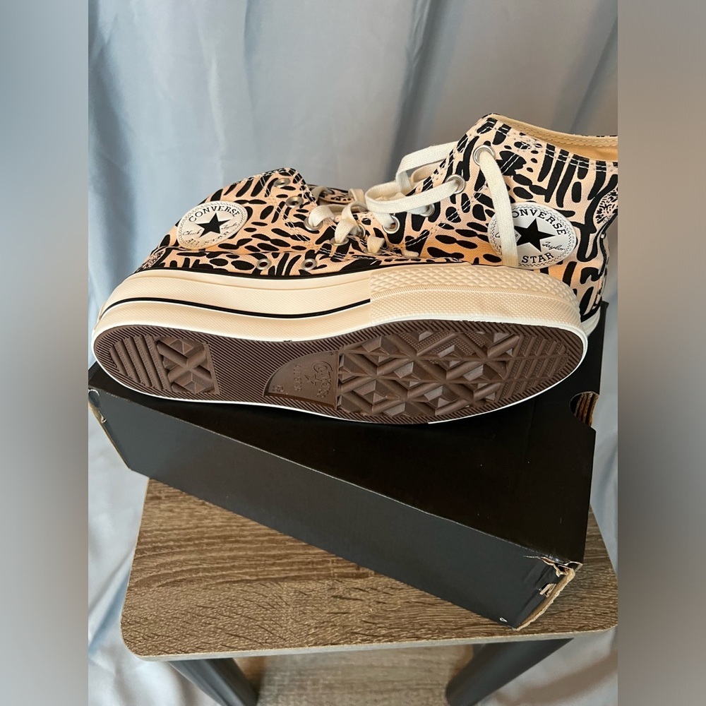 Converse Women's Animal Print High-Top Sneakers - Picture 5 of 8